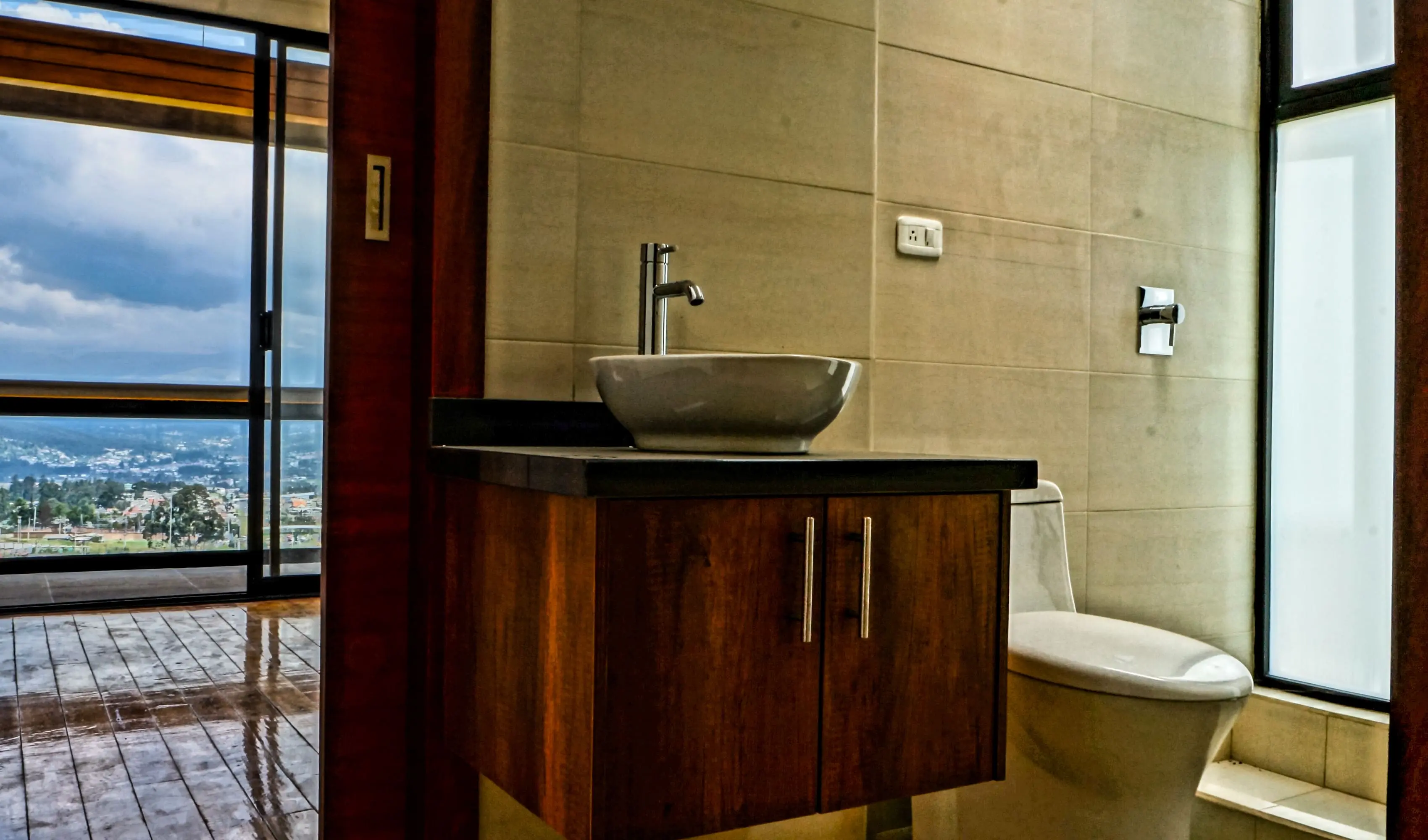 Edificio Rentero en Venta | +$2,700/mes | Diseño Premiado | en Quito - Valle de los Chillos