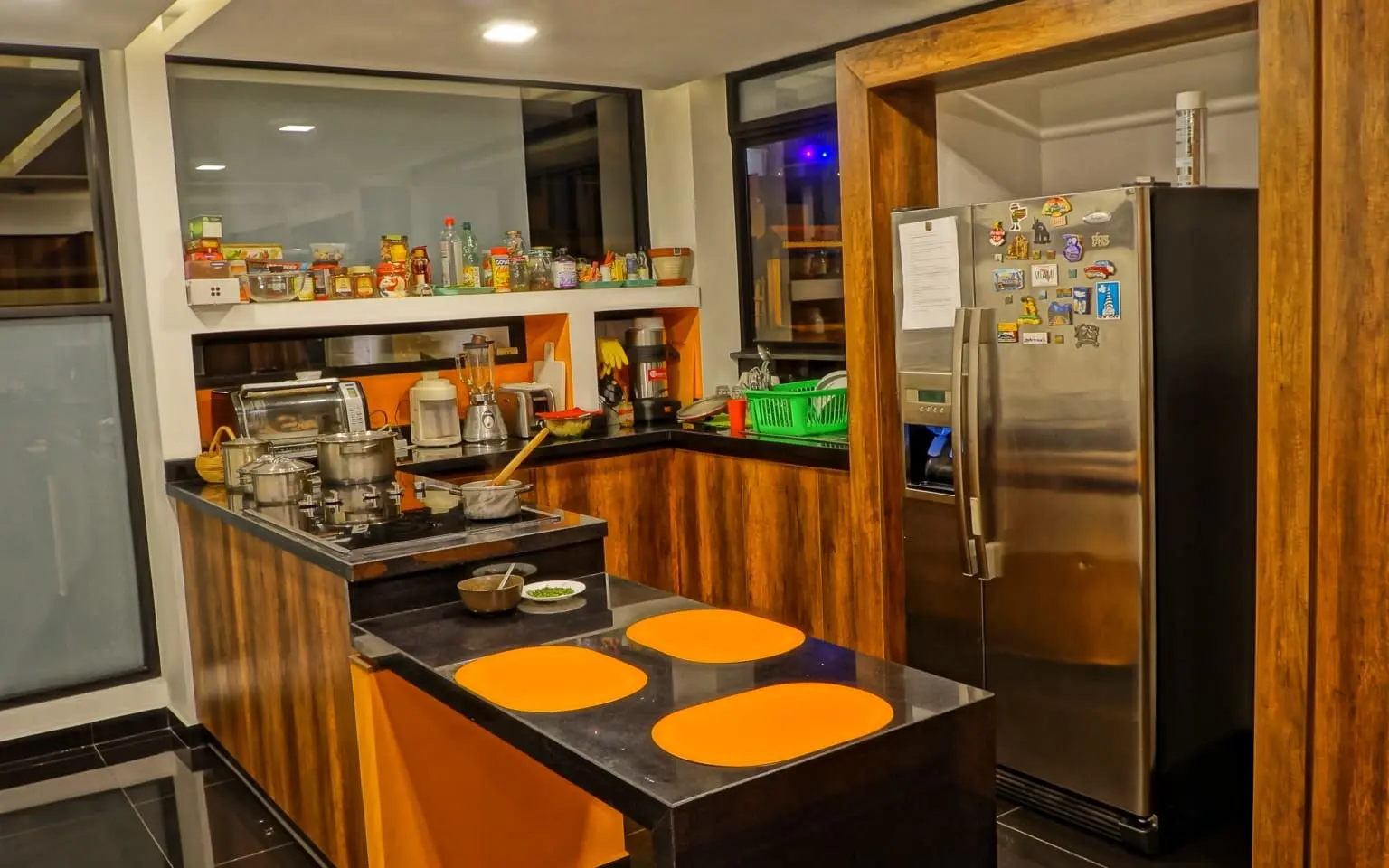 Edificio Rentero en Venta | +$2,700/mes | Diseño Premiado | en Quito - Valle de los Chillos