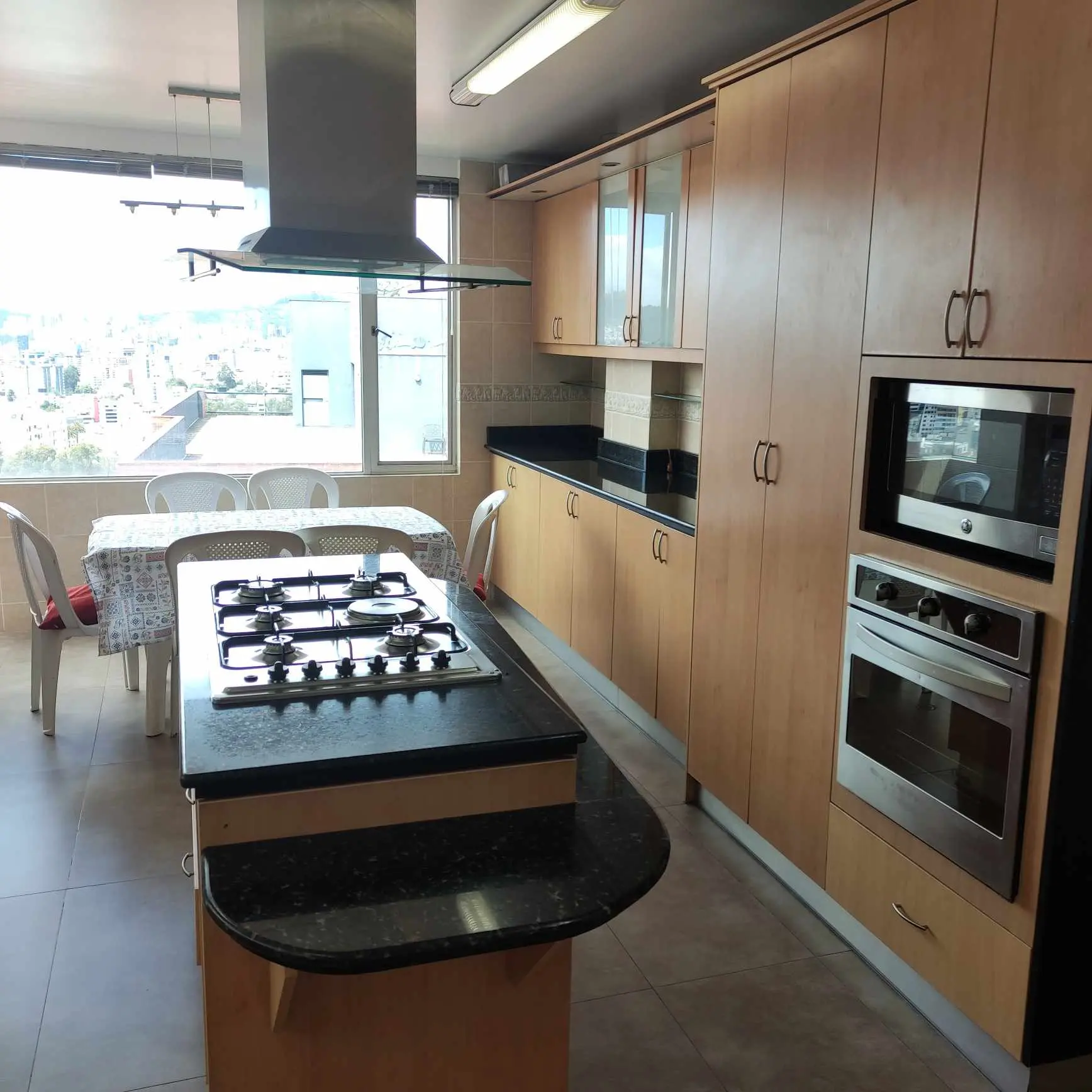 QUITO TENNIS DEPARTAMENTO EN VENTA 3 DORMITORIOS, LINDA VISTA