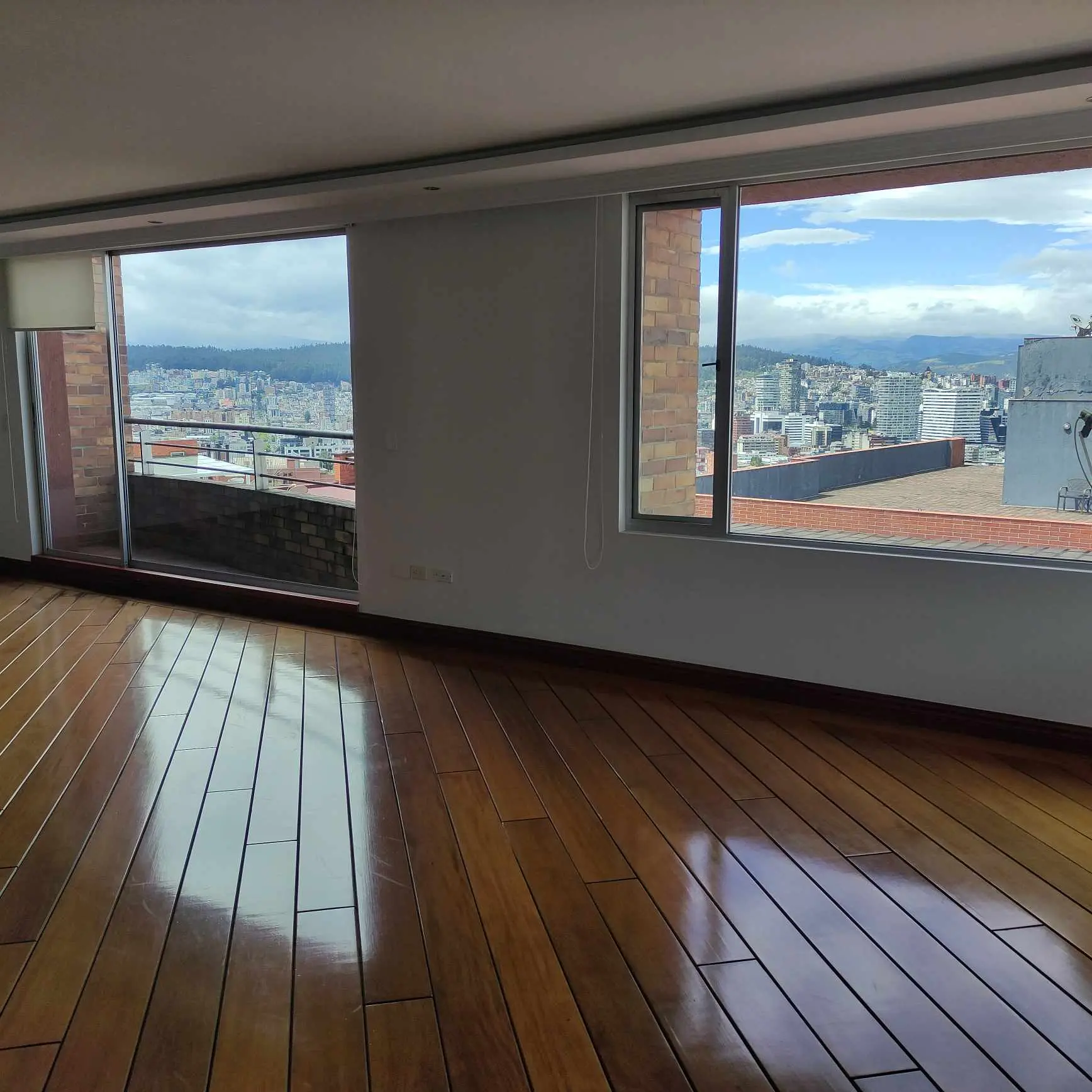 QUITO TENNIS DEPARTAMENTO EN VENTA 3 DORMITORIOS, LINDA VISTA