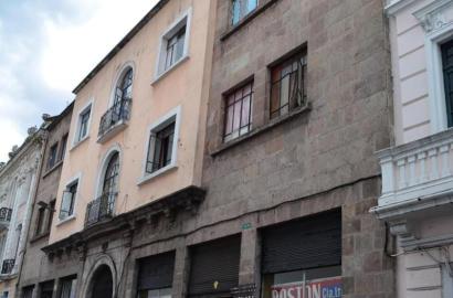 CENTRO HISTÓRICO LOCAL Y NEGOCIO EN VENTA