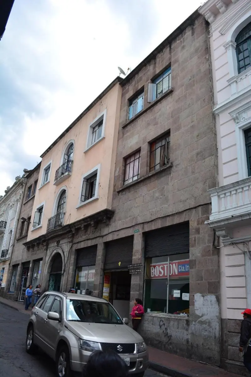 CENTRO HISTÓRICO LOCAL Y NEGOCIO EN VENTA