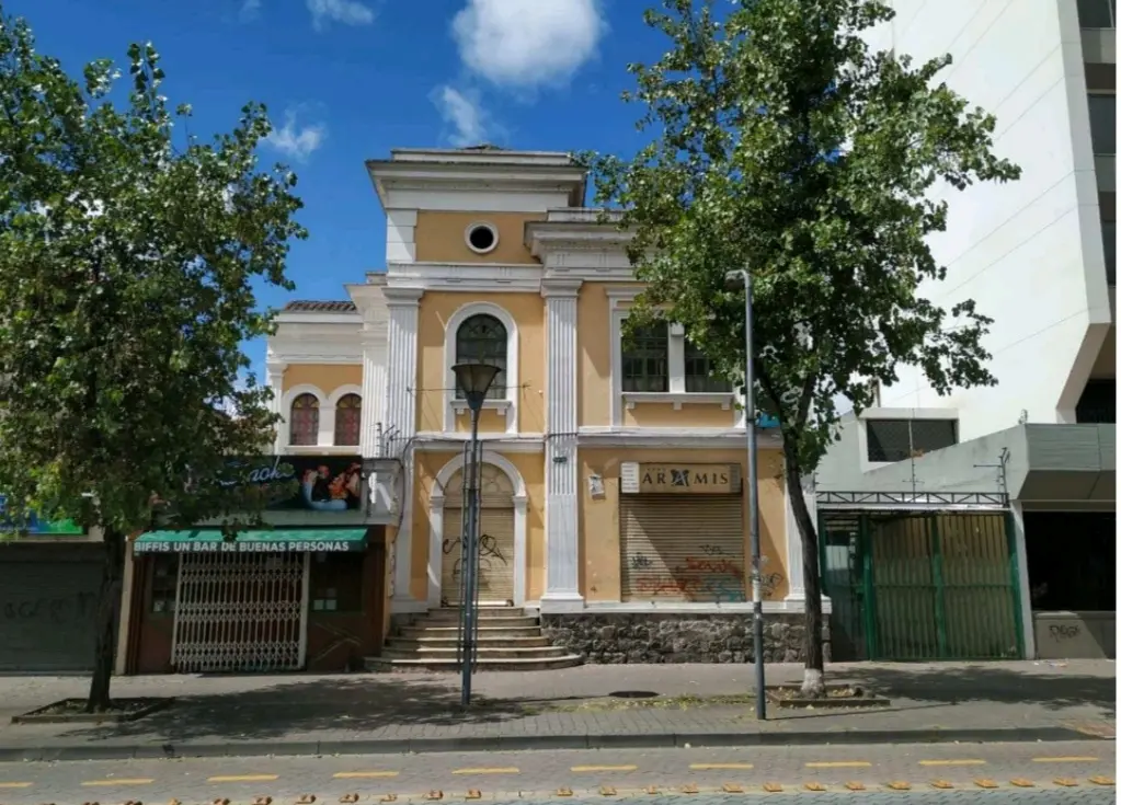 SECTOR LA MARISCAL EN VENTA TERRENO Y CASA PATRIMONIAL