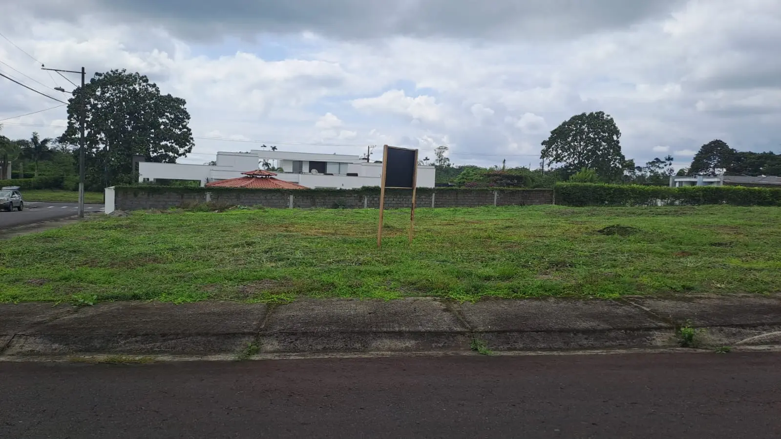 ZOFIN - MARIO BENALCAZAR