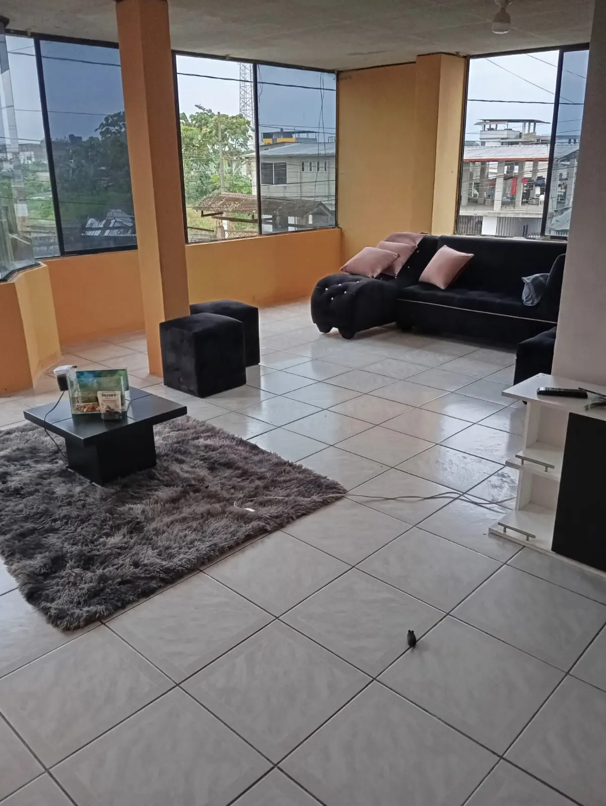 CASA COMERCIAL EN VENTA - SANTO DOMINGO - ZOFIN INMOBILIARIA - MARIO BENALCAZAR