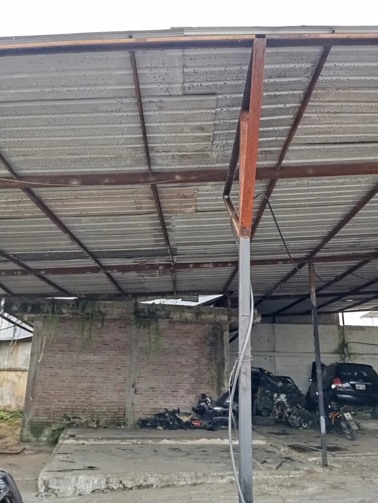 CASA COMERCIAL EN VENTA - SANTO DOMINGO - ZOFIN INMOBILIARIA - MARIO BENALCAZAR