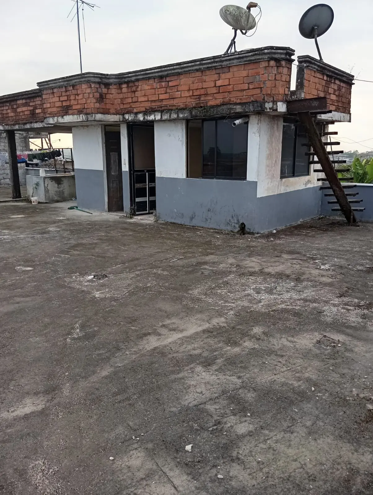 CASA EN VENTA - SANTO DOMINGO - ZOFIN INMOBILIARIA - Mario Benalcázar