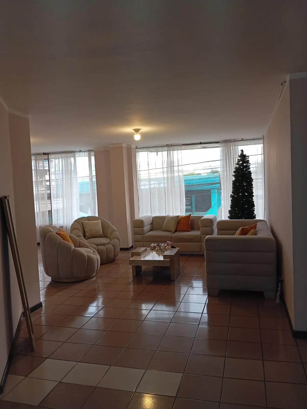 EDIFICACION COMERCIAL EN VENTA - ZOFIN - MARIO BENALCAZAR